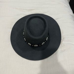 SHYANNE HAT -NWT